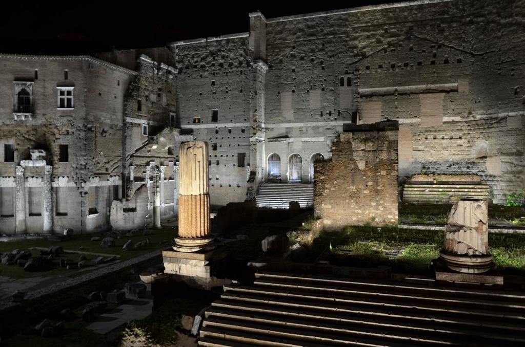 va_lion_'s tweet photo. #ForiImperiali Nuova #Illuminazione #Storaro #NatalediRoma
ValentinaLionetti©
#Roma #forotraiano #foroaugusto http://t.co/A1hIg7CtrO