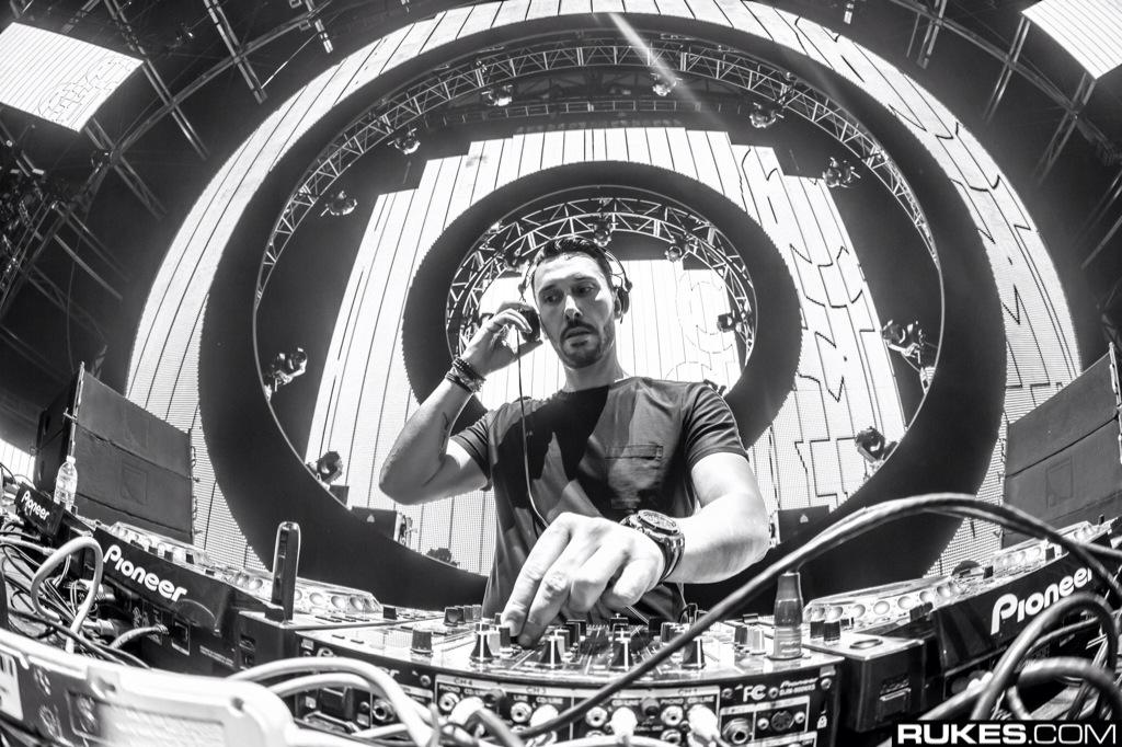 MayaClubAZ's tweet photo. 2 DAYS until @CedricGervais returns this Friday night!

TICKETS: http://t.co/KvmhhGETEi
TABLES: VIP@MayaClubAZ.com http://t.co/m9UO8vbn6o