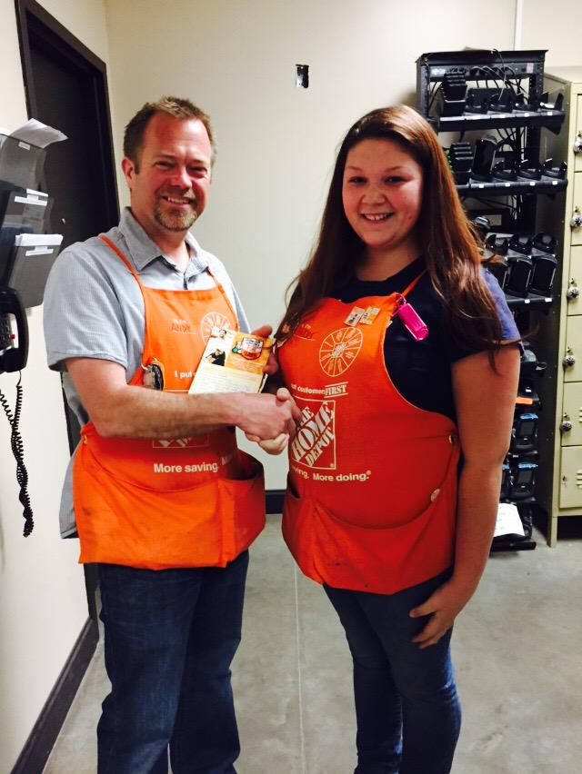 DanaPhilbin's tweet photo. Amber!! Driving Pro Xtra & Pro Credit!! @LongmooreW @smarteypantz @HD6233 #newcashier #drivingpro http://t.co/VJUbhBzb52