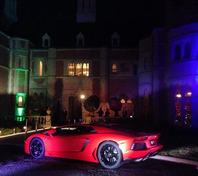 ColleenQuenInc's tweet photo. Colleen opening the fashion show for Rumiko McCarthy at the Kohl Mansion http://t.co/AcdD5qKsDE