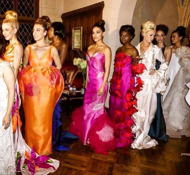 ColleenQuenInc's tweet photo. Colleen opening the fashion show for Rumiko McCarthy at the Kohl Mansion http://t.co/AcdD5qKsDE