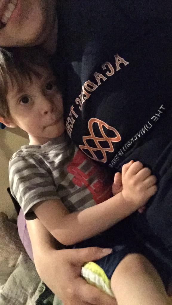 svpantoja's tweet photo. #NoPlaceLikeHome being in the arms of a loved one. 💕 http://t.co/rDd2pcaN1K