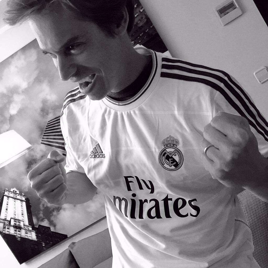 87´ GOL GOL GOL GOLAZOOOO 
de #Chicharito <a href="/CH14_/">Javier “Chicharito” Hernández</a> GRANDE!!!
#JuntosAPorLaUndecima #HalaPorSiempre
#HalaMadridYNadaMas