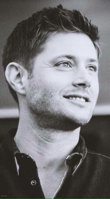 upon_a_girl's tweet photo. thank u 4 these 10 years! I love u so much! 💚💙

#JensenAckles #BlackNWhite #10YearsProud #10YearsInLove #10Down10ToGo http://t.co/pxhl6VvoBU