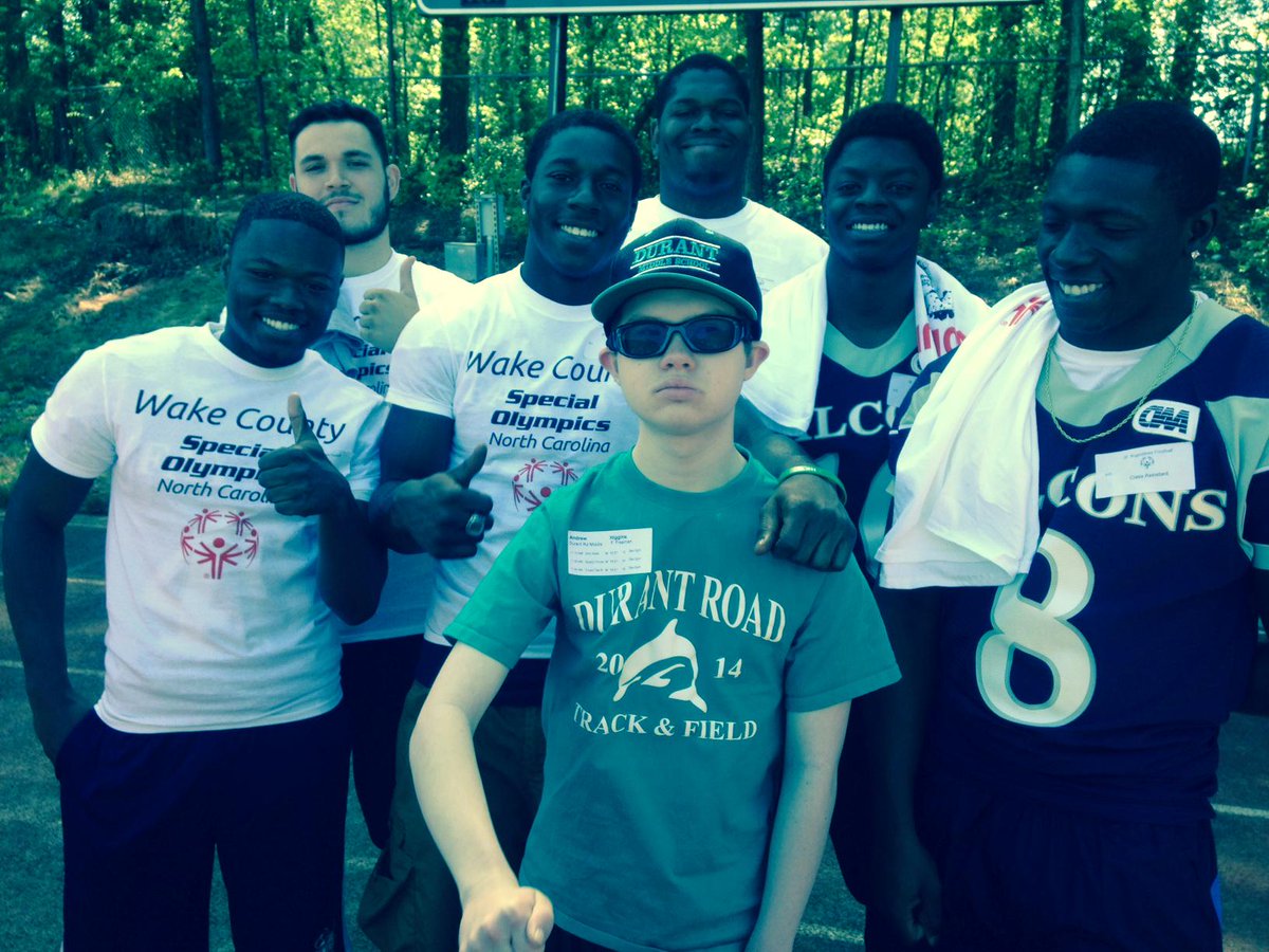 The Football Team volunteered @ the Wake County <a href="/SpecialOlympics/">Special Olympics</a> today &amp; made a new friend @Therealjhiggi @SAUFalcons