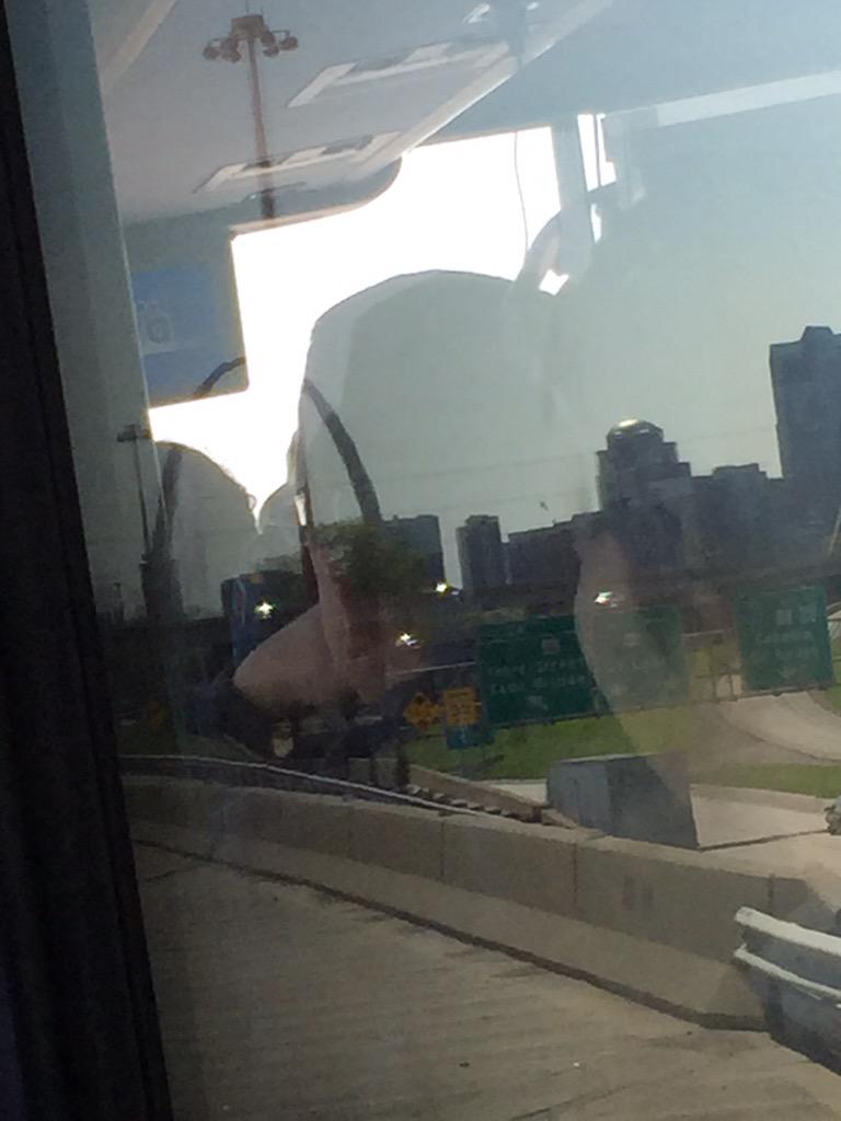Harles_Bell's tweet photo. Team 5712 has made it to St. Louis 😄 #omgrobots #FIRSTChamp http://t.co/yUEjAjtnvY