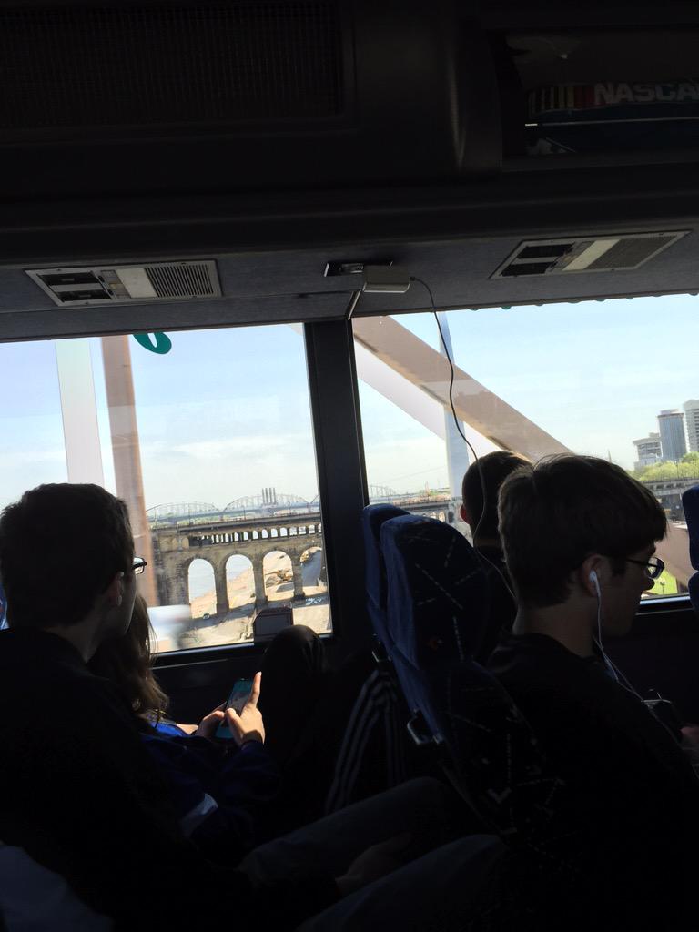 Harles_Bell's tweet photo. Team 5712 has made it to St. Louis 😄 #omgrobots #FIRSTChamp http://t.co/yUEjAjtnvY