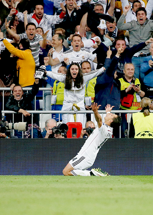 MotivacionesF's tweet photo. Un buen ejemplo de como aprovechar las oportunidades que te da el fútbol. http://t.co/Isk6gIHCo1