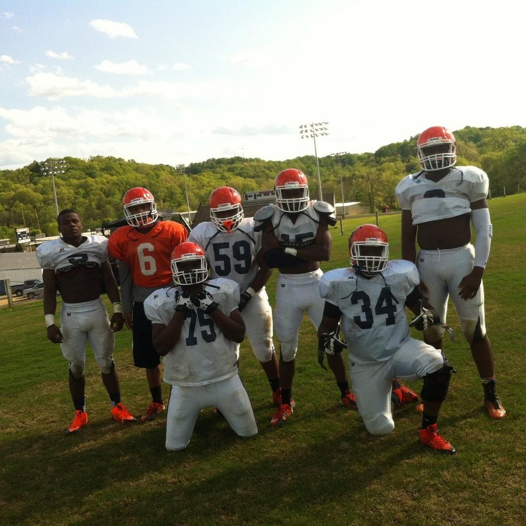 alexvanzant6's tweet photo. Spring practice is going great!🙌💪🏈💯 #beechbuccaneers http://t.co/BSXWY2afnW