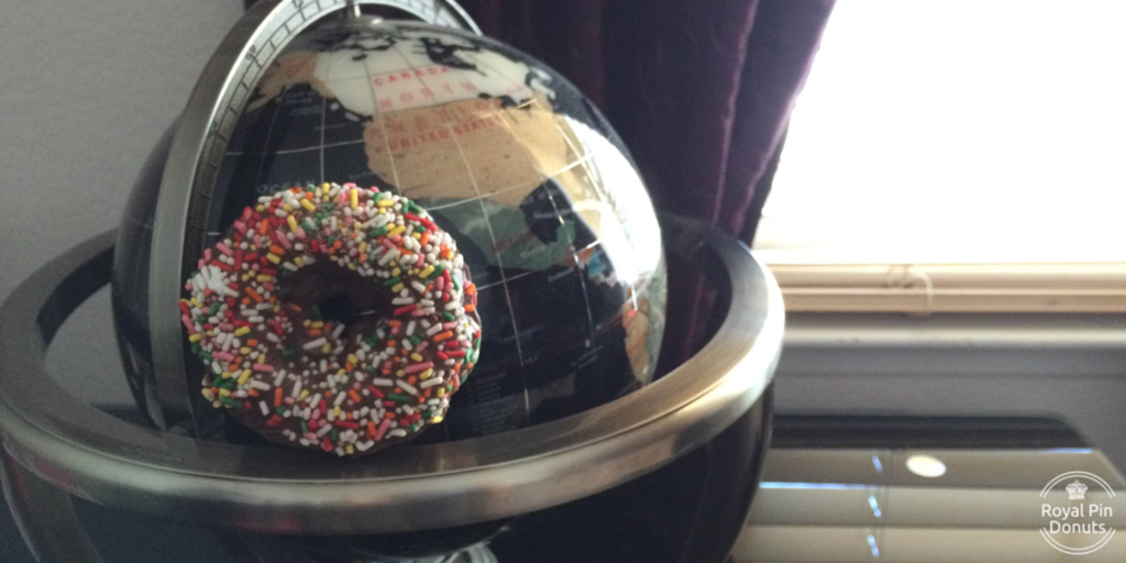 RoyalPinDonuts's tweet photo. Donut forget to sprinkle some love today :) Happy #EarthDay! http://t.co/AAVnKqMBsT