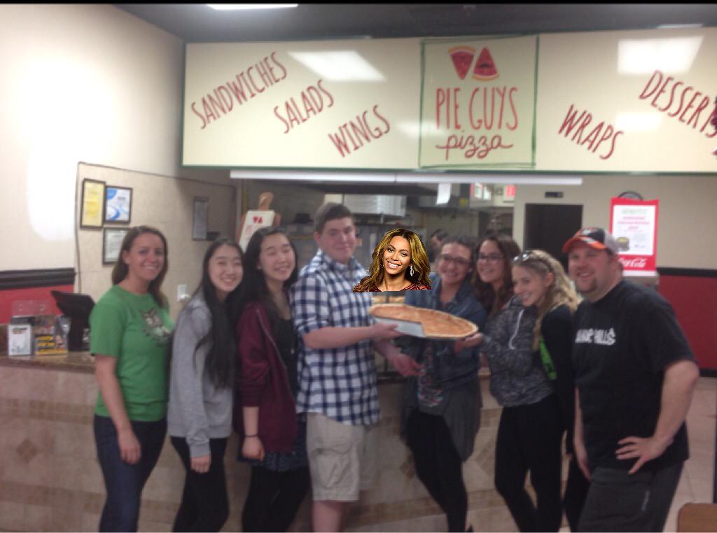 whhs18's tweet photo. Wow Beyoncé is here you guys are really missing out... http://t.co/Rg3o9elxjC