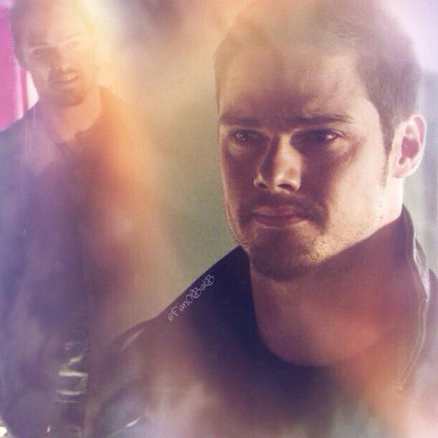 MiaCastaldi's tweet photo. #BATBmorePromo
#BATB♥️
Credit ~ @FanOfBatB http://t.co/MJ88gZYDSK