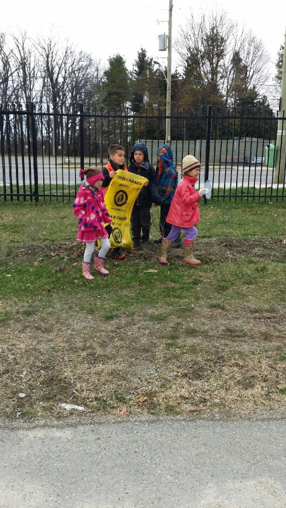 #Ecoapprentis #jourdelaterre2015 Grand nettoyage: 4200 g de matières à recycler &amp; 5000 g d'ordures/poubelle. 👍