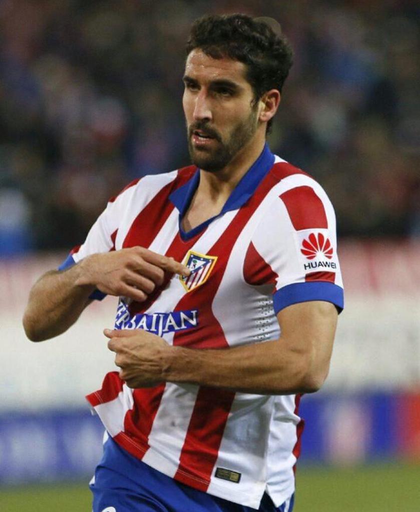 Atleti_Goleador's tweet photo. "Solo agachare la cabeza para besar el escudo del Atleti" http://t.co/WGyWVLGmK7