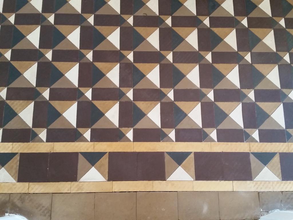 tileinspiration's tweet photo. Old Victorian Floor? We can provide advice on how to clean and restore. Just been asked to recreate this pattern. http://t.co/2Qtk5KmClk