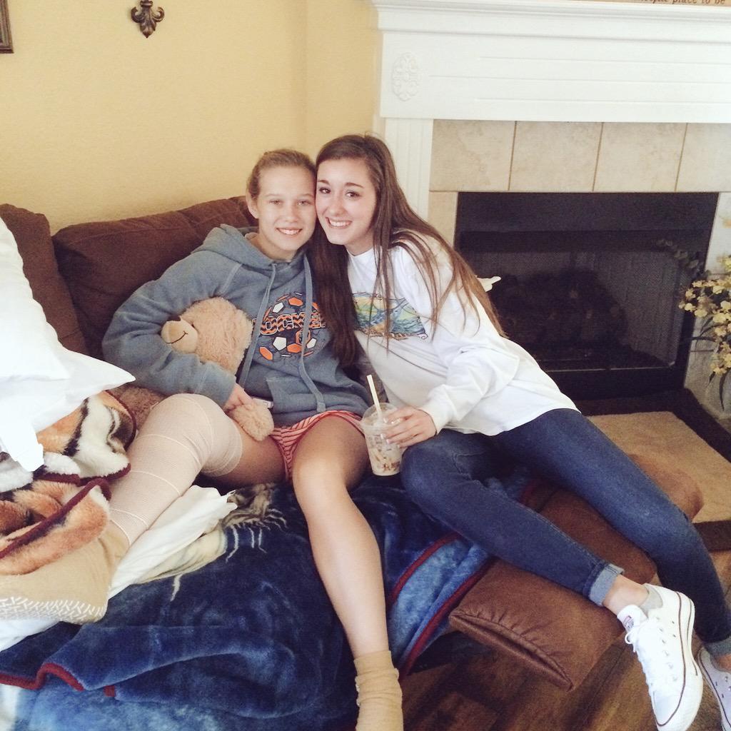 MAK_R_SANDERS's tweet photo. Glad your surgery went well love you!!((: @morbow http://t.co/Xwy3U5wiQl