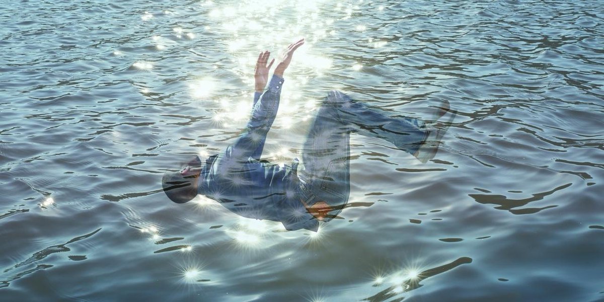 LEVIS's tweet photo. Are you washing your jeans too much? Take our quiz, then pledge to wash less > http://t.co/mCTUZS1FkU #WashLessPledge http://t.co/YafDAnvdxG
