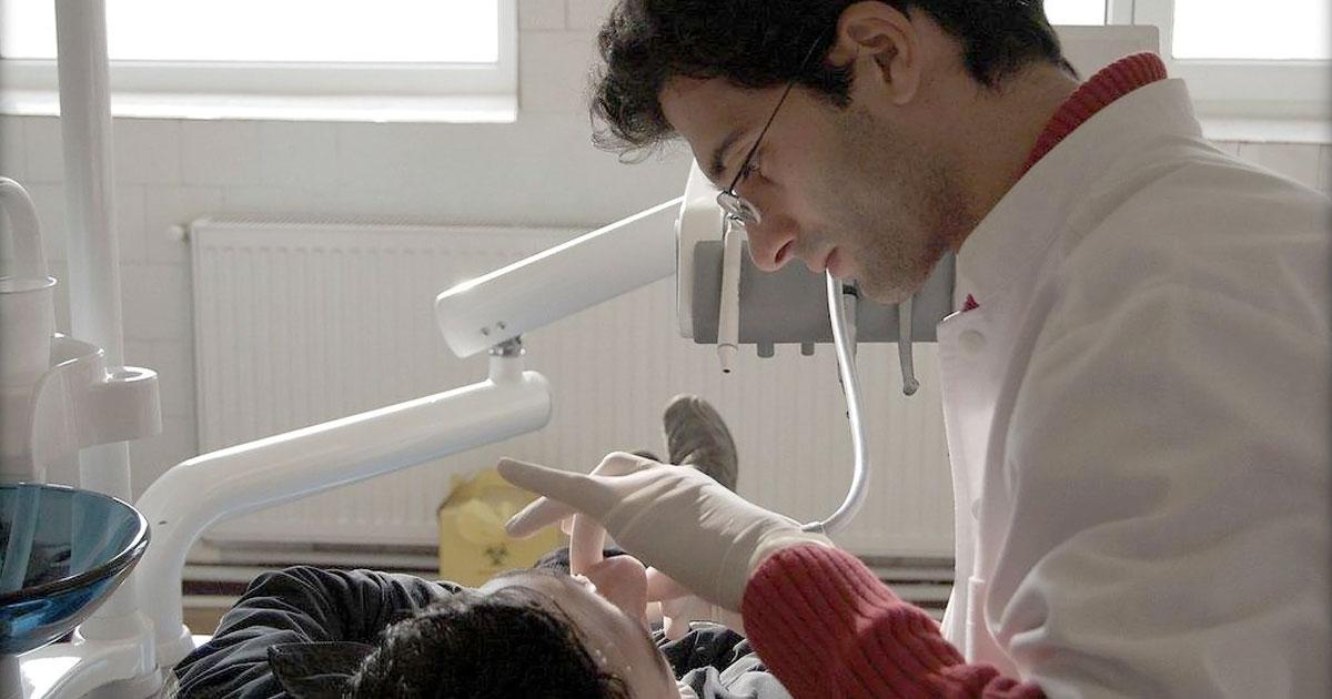 k_stationdental's tweet image. #denatl appointments every 6 months are enough for most people, but consider more frequent... lifehacker.com/why-sometimes-…