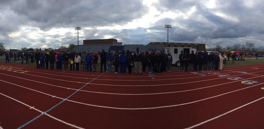 Jsan0900's tweet photo. @GLHS_TF Senior Day at Gahanna Relays Congrats Seniors! @bobby__dodd @gjpssupt2012 http://t.co/jxJUU8DzEB