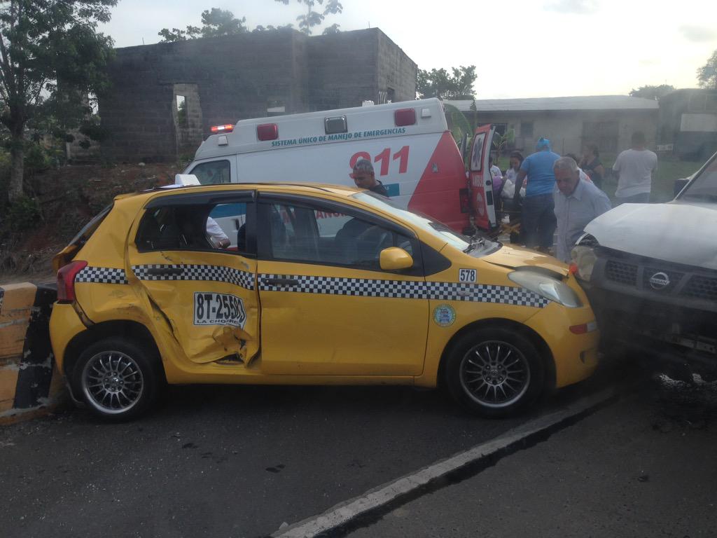 traficocpanama's tweet photo. Se reporta accidente de tránsito a esta hora en el área de la Chorrera a la altura de Plaza Italia.
@TReporta http://t.co/dIO5rLSPnl