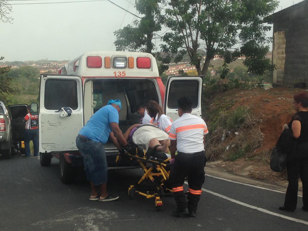 traficocpanama's tweet photo. Se reporta accidente de tránsito a esta hora en el área de la Chorrera a la altura de Plaza Italia.
@TReporta http://t.co/dIO5rLSPnl
