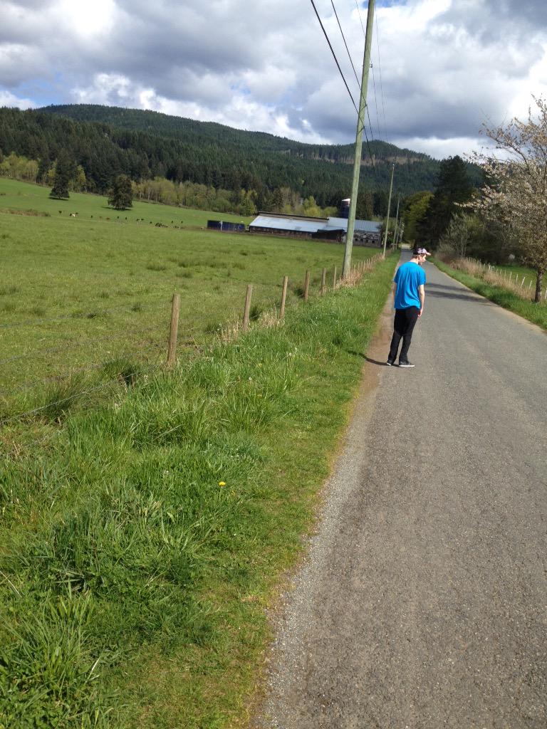 TeamInspirePABC's tweet photo. Spent my #EarthDay outdoors with my brother &amp; my dog #HappyEarthDay #TIP #TeamInspire 😃🌺🌲🌼☀️🌸 http://t.co/RHgoNRCNBX