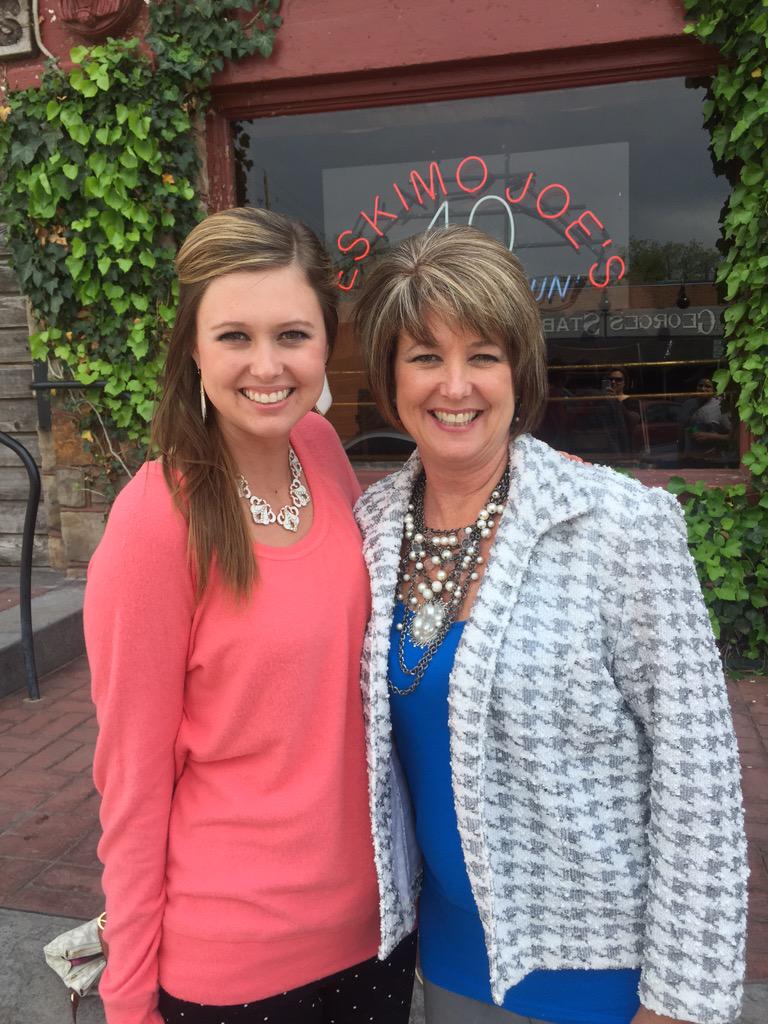 wiebemom's tweet photo. Got to have a special lunch with this beautiful daughter today! #instilly #โค๏ธEskimoJoes http://t.co/1nilF1Fv4y