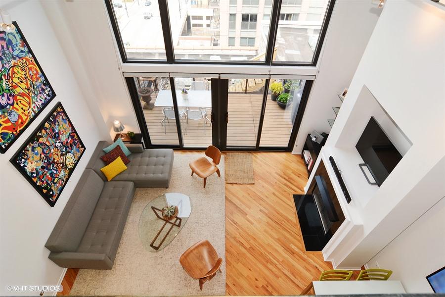 ChicagoLifeCB's tweet photo. Awesome Duplex-Up Penthouse offered in Fulton River District. Check it out! http://t.co/ovBpUuS1RF #ChicagoRealEstate http://t.co/XErc3Vq9SH