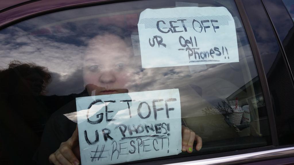 CrazyyJenn17's tweet photo. This is what I seen on I-696 , good for her!! Your call can wait!!
 #Respect #GetOffYourPhone #DriveNotText http://t.co/0KUCJnIQRz
