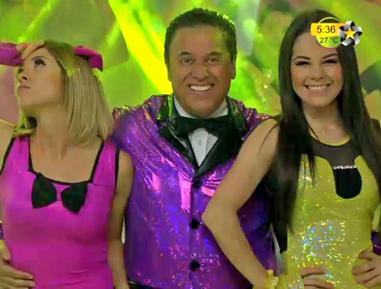 chikis_ramm's tweet photo. Que hermoso cuadro! @ArelyTellez @mario_bezares @werasosa los quiero! http://t.co/fr7JFe7tW0