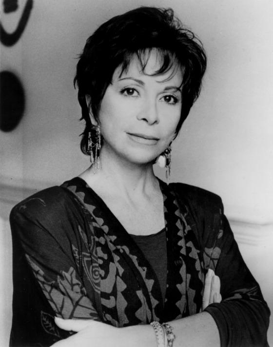 CulturaColectiv's tweet photo. Las 30 mejores reflexiones de Isabel Allende sobre la vida - http://t.co/bUvIOwfjyb http://t.co/EBRp3diEUz