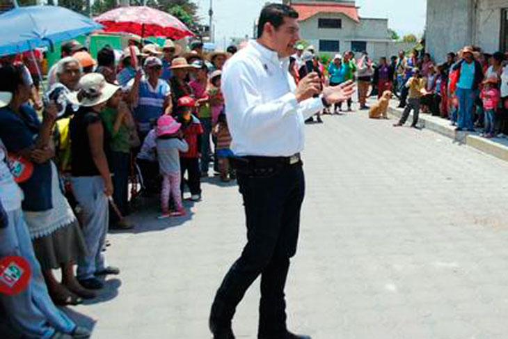 informativo217's tweet photo. Vecinos de Actipan, Villa Nueva y Stma. Trinidad de #Tepeac brindan su apoyo a @AArmentaMier para ganar el 7 de Junio http://t.co/zUp40pgGPK