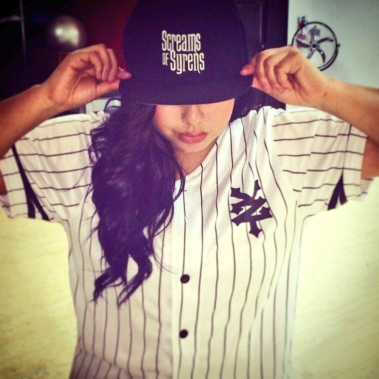 Mss_Mina's tweet photo. Always reppin' #ScreamsOfSyrens 🎶✊ http://t.co/VQywTppIcU