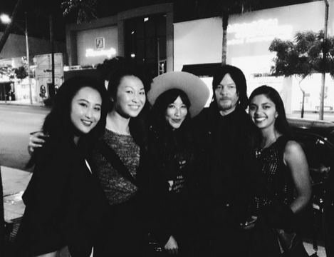 ennoia3's tweet photo. Reedus holding court last night at his @FlauntMagazine cover dinner #LocationIssue (trishajeann) @wwwbigbaldhead http://t.co/XYqqQc8jQy