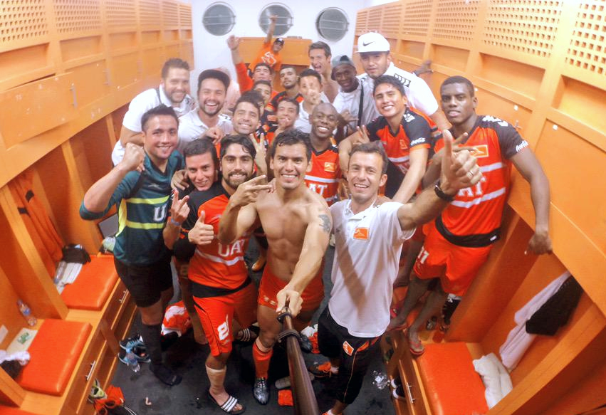 CFCorrecaminos's tweet photo. Ellos son tus Correcaminos y juntos equipo y afición somos #FuerzaNaranja rumbo al ascenso #NaranjaEsMiPasión http://t.co/nRJatMXqTk