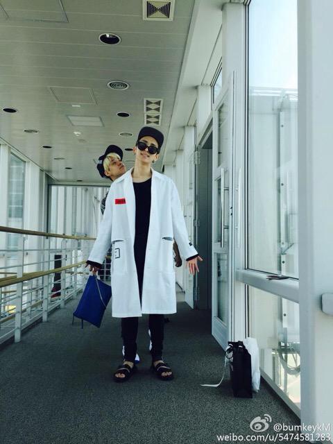 msiashawol's tweet photo. [#WeiBom] 150423 bumkeykM's Weibo Update: we goin to brazillll #luna##amber# http://t.co/b7Biejraxw