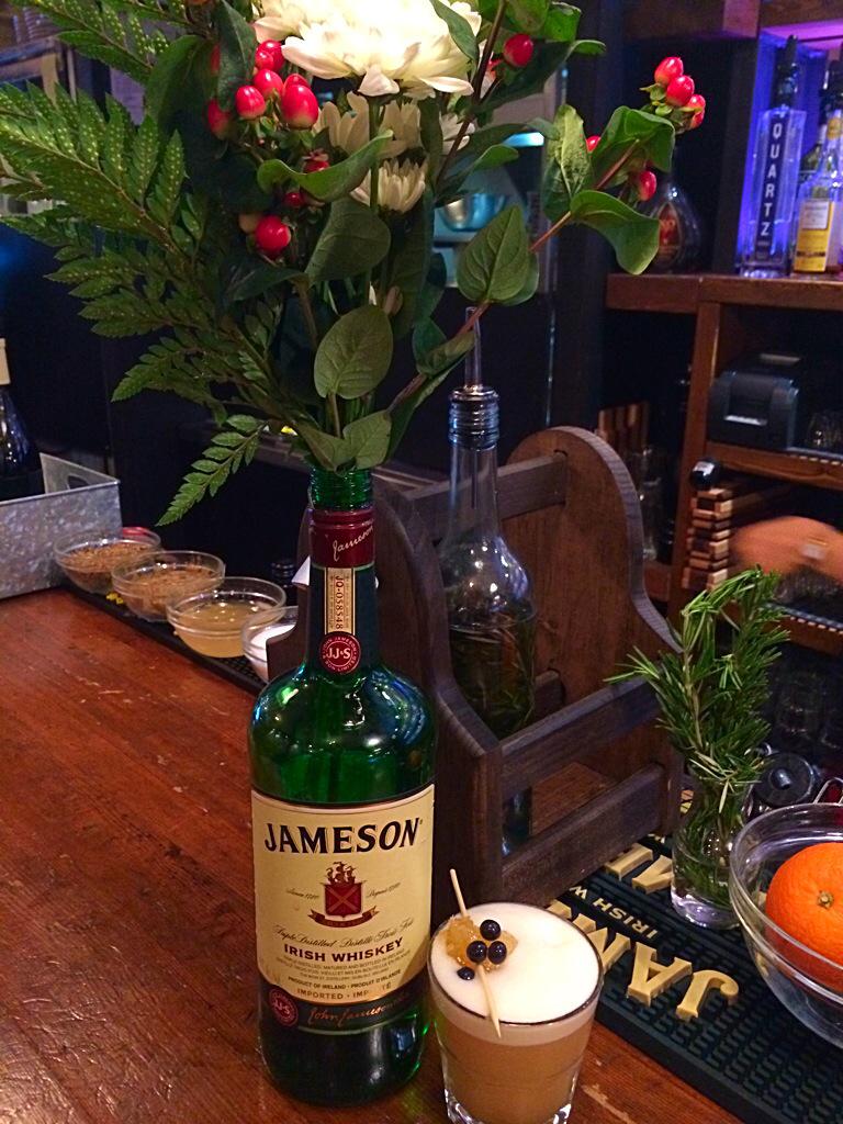 Le printemps est arrivé au Pourvoyeur! #jameson #jamesonMTL #mtlmoments #mtlbars