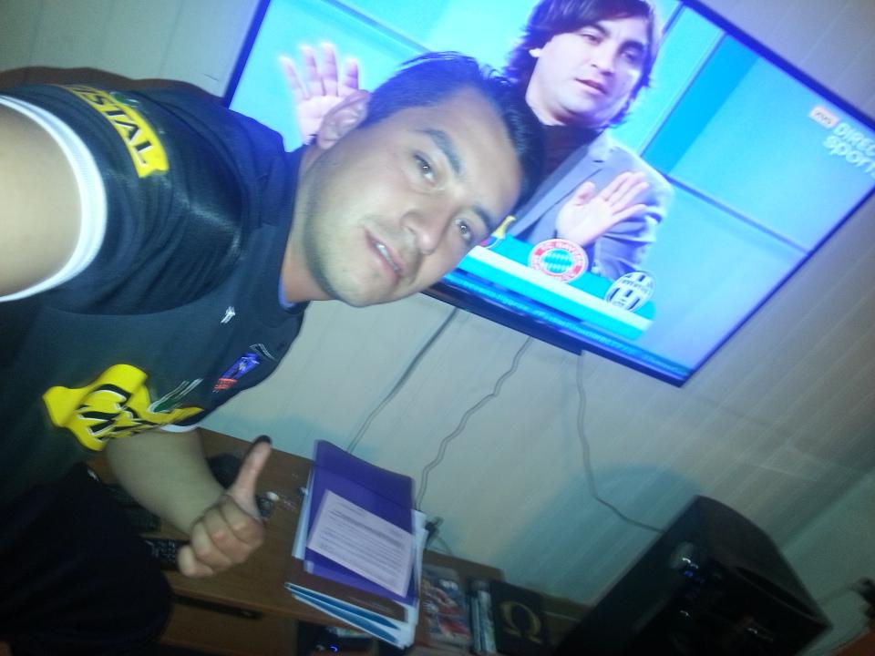 Claudiocr5C's tweet photo. #FutbolTotalDIRECTVSelfie saludos dede Osorno Chile http://t.co/4KOqOVbjtI