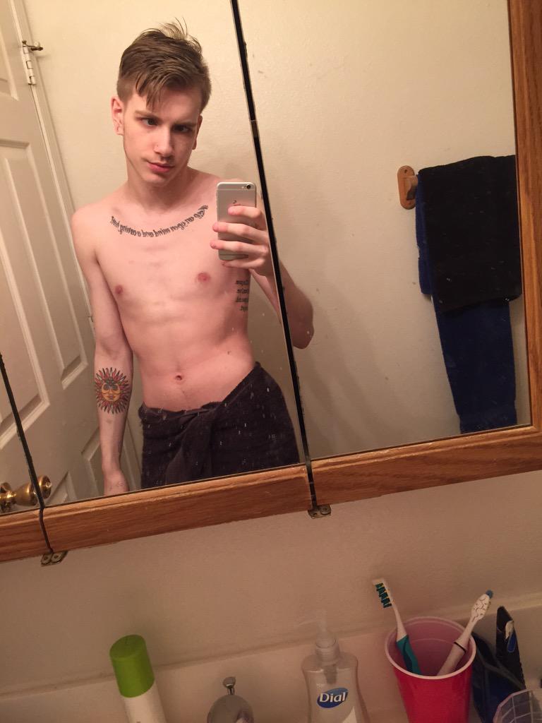 xxDaemon_'s tweet image. love your bodi, say no to dank weeds #420NO #jetfuelcantmeltsteelbeams #WakaForPresident #freetheniple