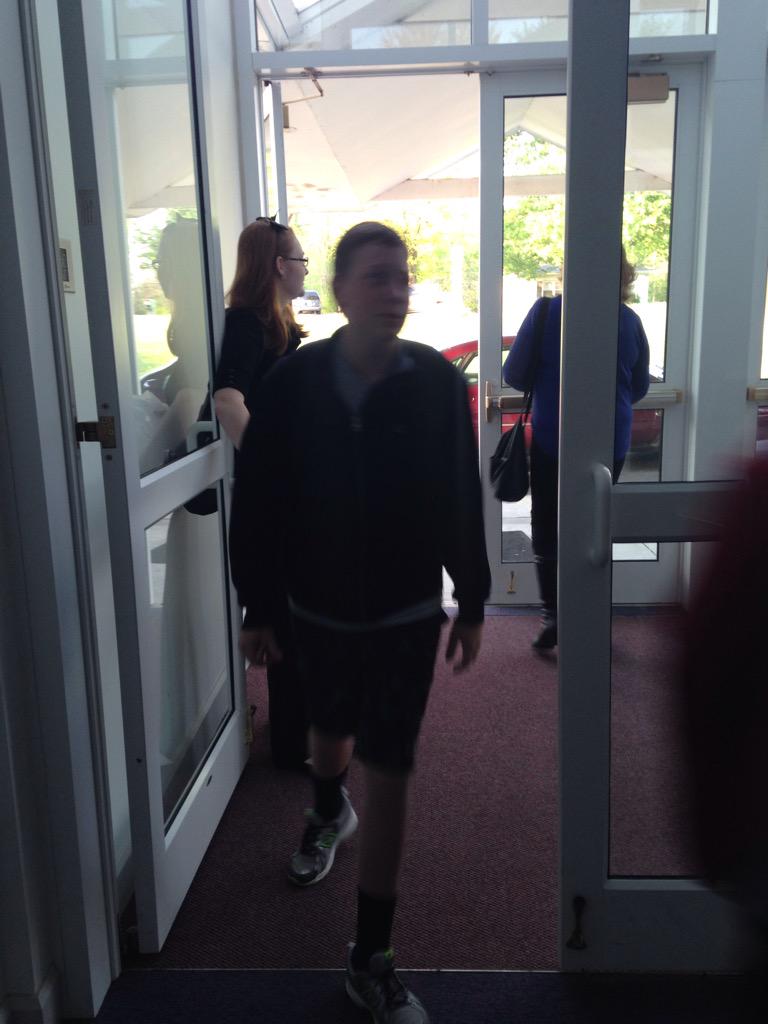 KierraKiki430's tweet photo. #DCHSNHS Open a door for five people. @angiegunter with Devin ford, Ashley ware,, and Britney Nelson. http://t.co/8Jfwkaa4tL
