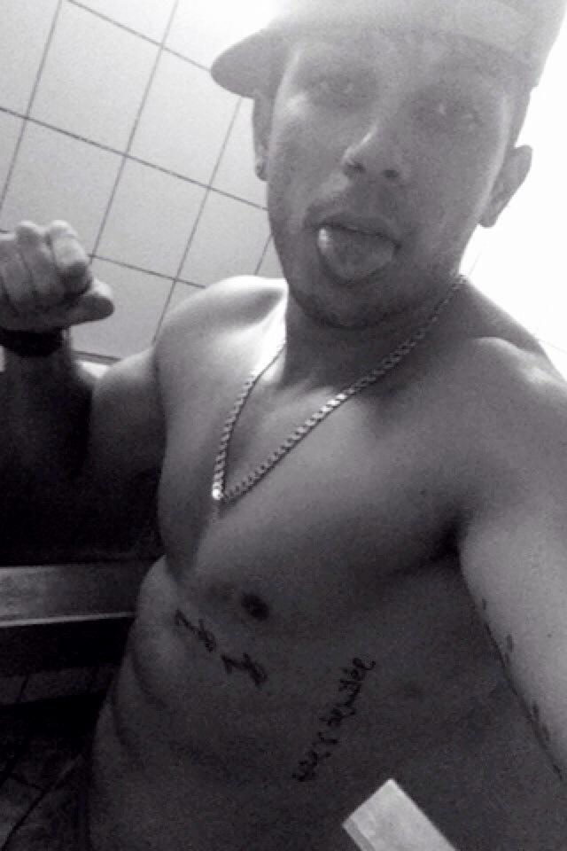 Ismahribeiro_'s tweet photo. Boooa noite , borรก treinar nรฉ ๐ช๐ #partiugym โ๏ธ๐ http://t.co/9KEMMxMINH
