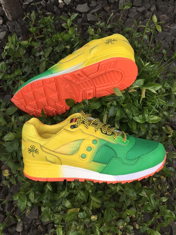 SneakerShouts's tweet photo. Another look at the Saucony Shadow 5000 "Boston Marathon"

Select sizes available here -> http://t.co/1o9RbFngYW http://t.co/NOANWgIldw