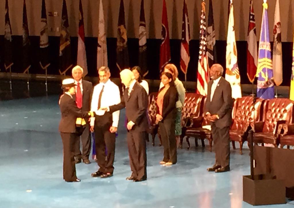 anjali_chelliah's tweet photo. So proud to watch my friend Vivek Murthy be sworn in by @VP Biden as our 19th @Surgeon_General today! #SGLaunch http://t.co/DgcsB4qNnC