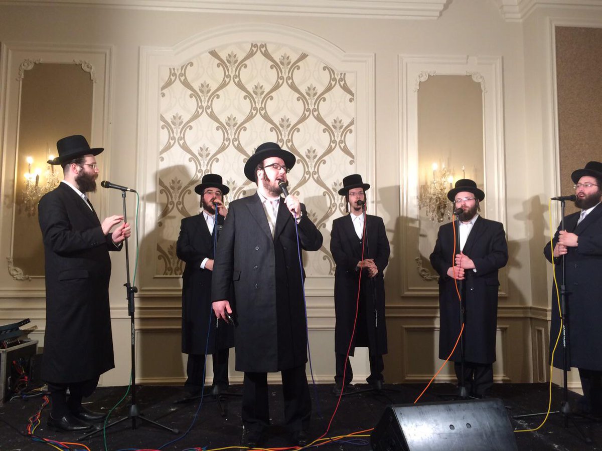 CSMonheit's tweet photo. Singing with @KolosChoir @nutysmusic @avrumyc by a Bar Mitzvah with @yoilygreenfeld as lead sound by @MoishyGlick http://t.co/WwjwrsfTP9