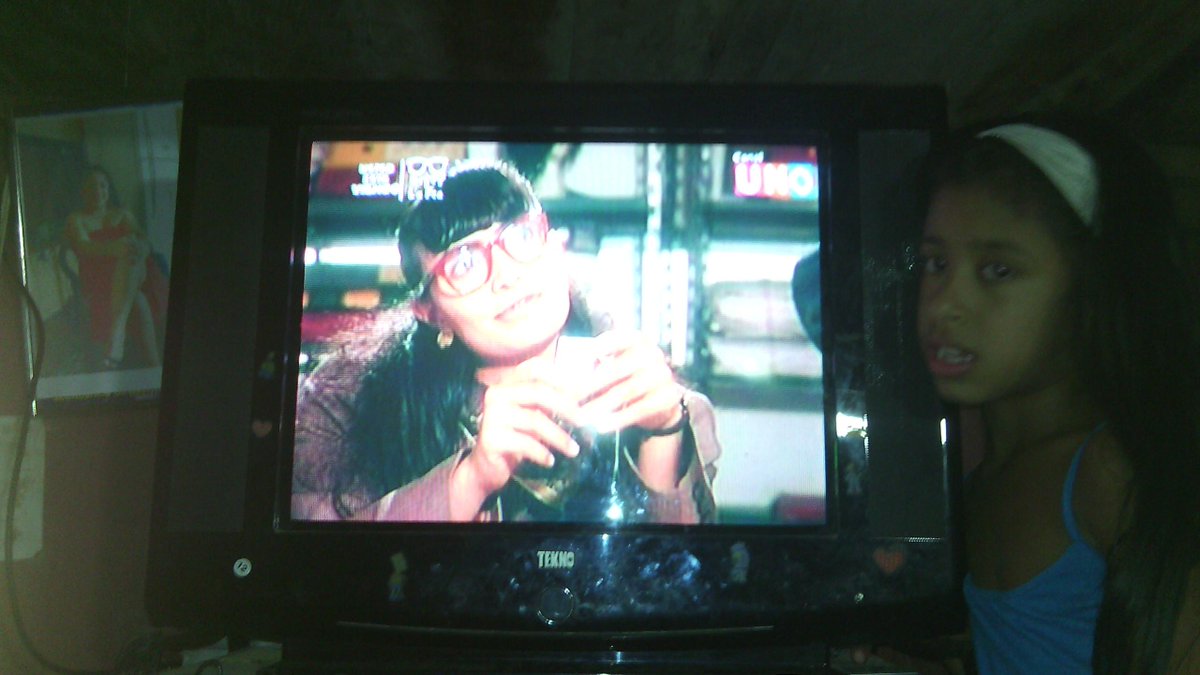 byron_jama's tweet photo. #bettyLaFea http://t.co/jERZnApOgR