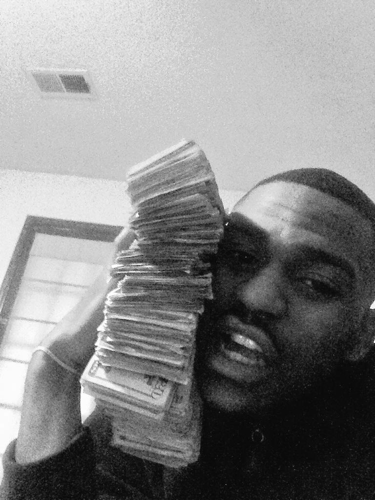 champagne__901's tweet photo. #LifeGoals #WFDJ🌎🔊 http://t.co/5y93HAA3bw