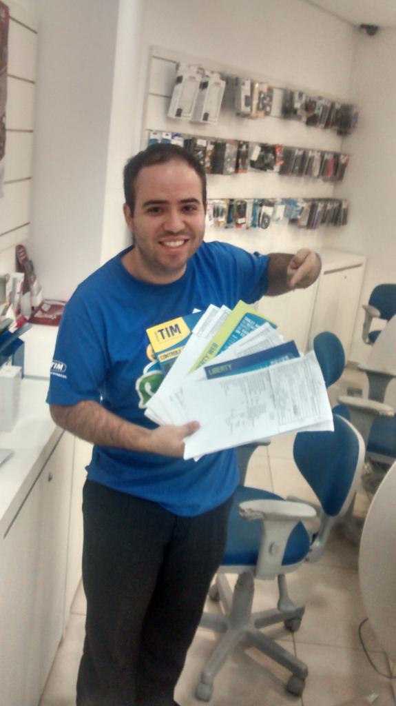JacksonFChaves's tweet photo. @10Afrodrigues @dbrandaotim @Power_Dealer @alcidesjrtim @Vsenatim 
1 pós completo; 1 pós com web e 6 Controles. http://t.co/8ZewbIpyyt