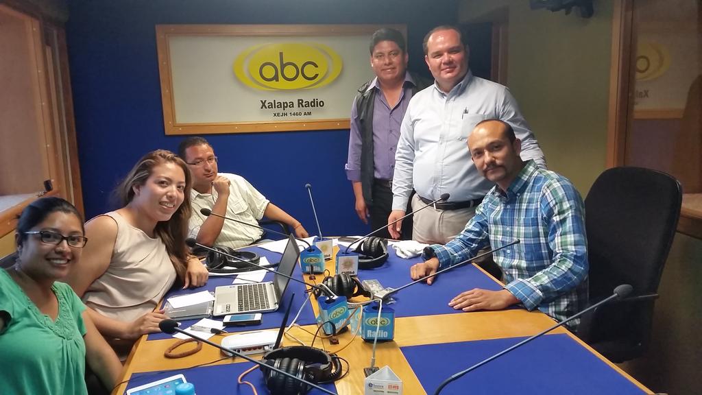quirarterey's tweet photo. @Platicas_decafe gracias  abc radio por la oportunidad  de salir al aire y tomar temas  turísticos @AHyMXalapa http://t.co/A3h7ap2MWZ