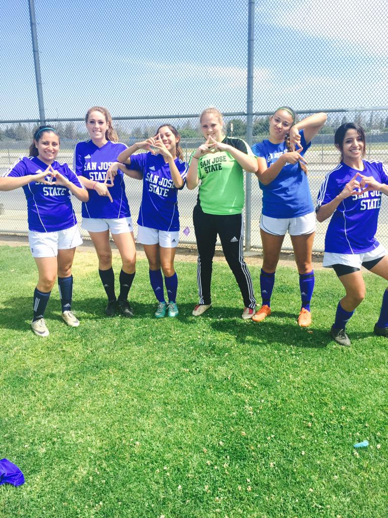 ChelsaaySayWhaa's tweet photo. #wcw #phclove #phcsjsu #ΑΟΠ 💜 ΔΓ ΔΖ 😋❤️ http://t.co/NXMFqZMich
