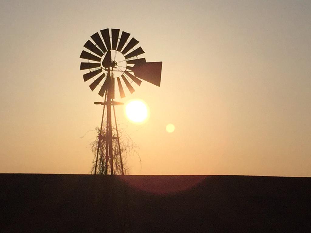 CKintzer's tweet photo. Good Morning #iowa #sunrise http://t.co/EPNwrOZtkj